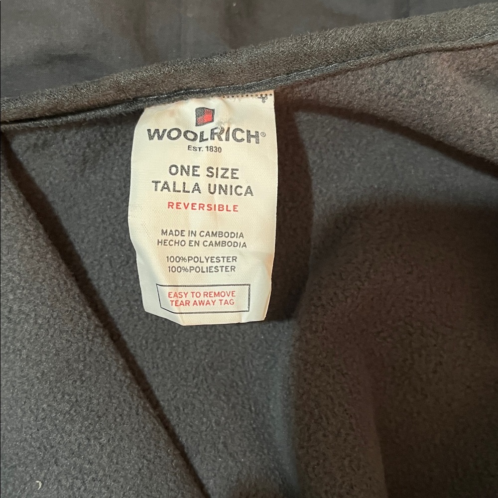 Reversible Woolrich Black & Gray Patterned Cape - Picture 14 of 15